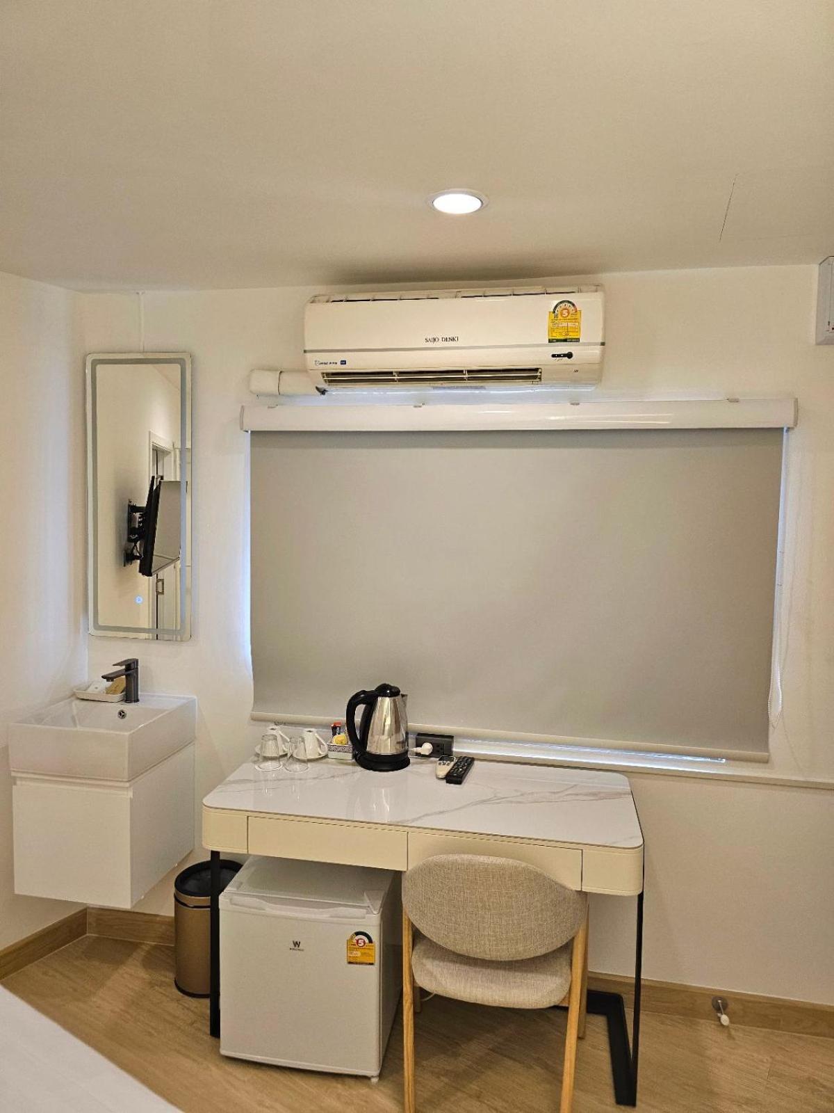 Апарт отель Arawana Express Sukhumvit 22 Бангкок Экстерьер фото