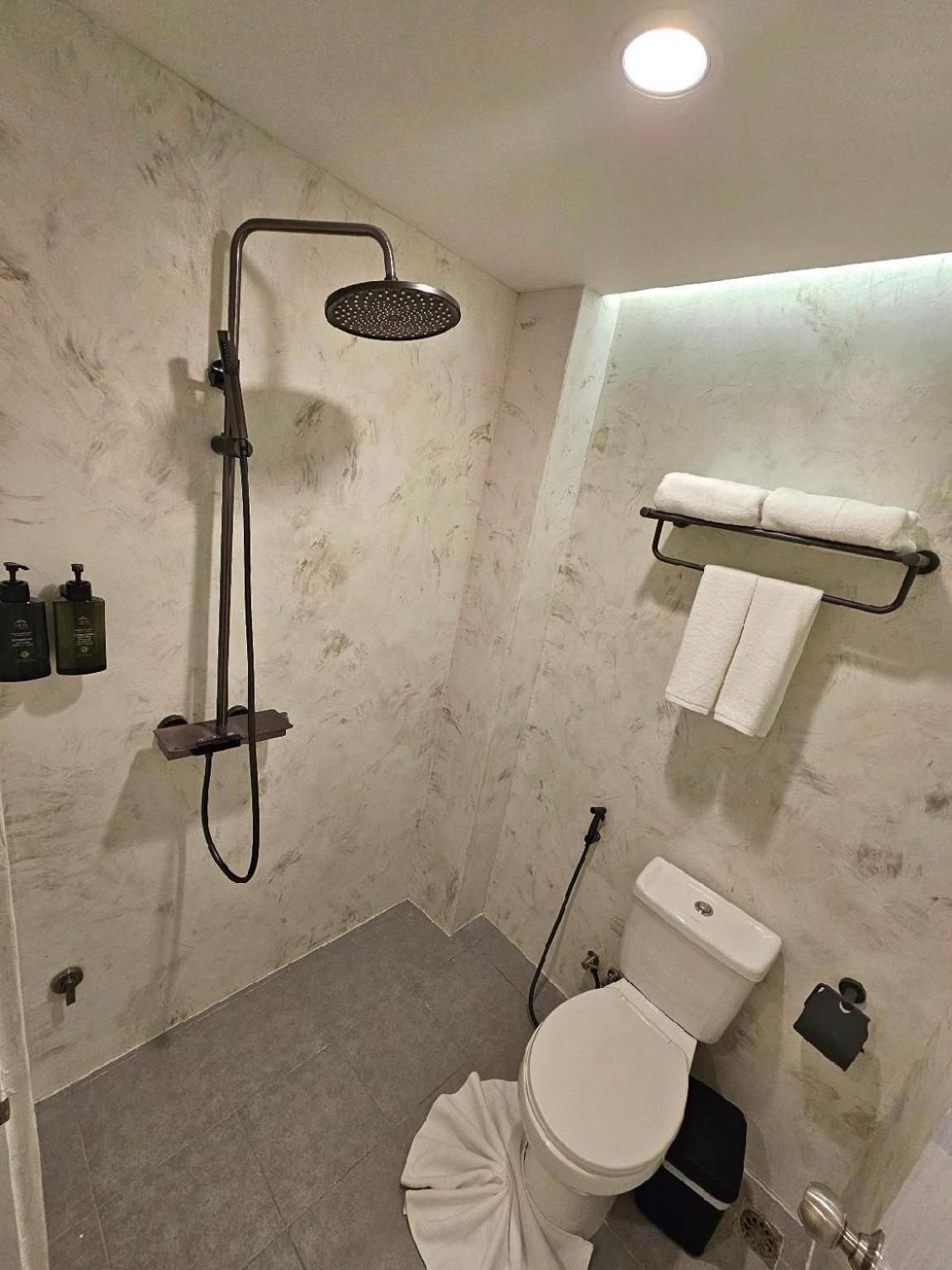 Апарт отель Arawana Express Sukhumvit 22 Бангкок Экстерьер фото