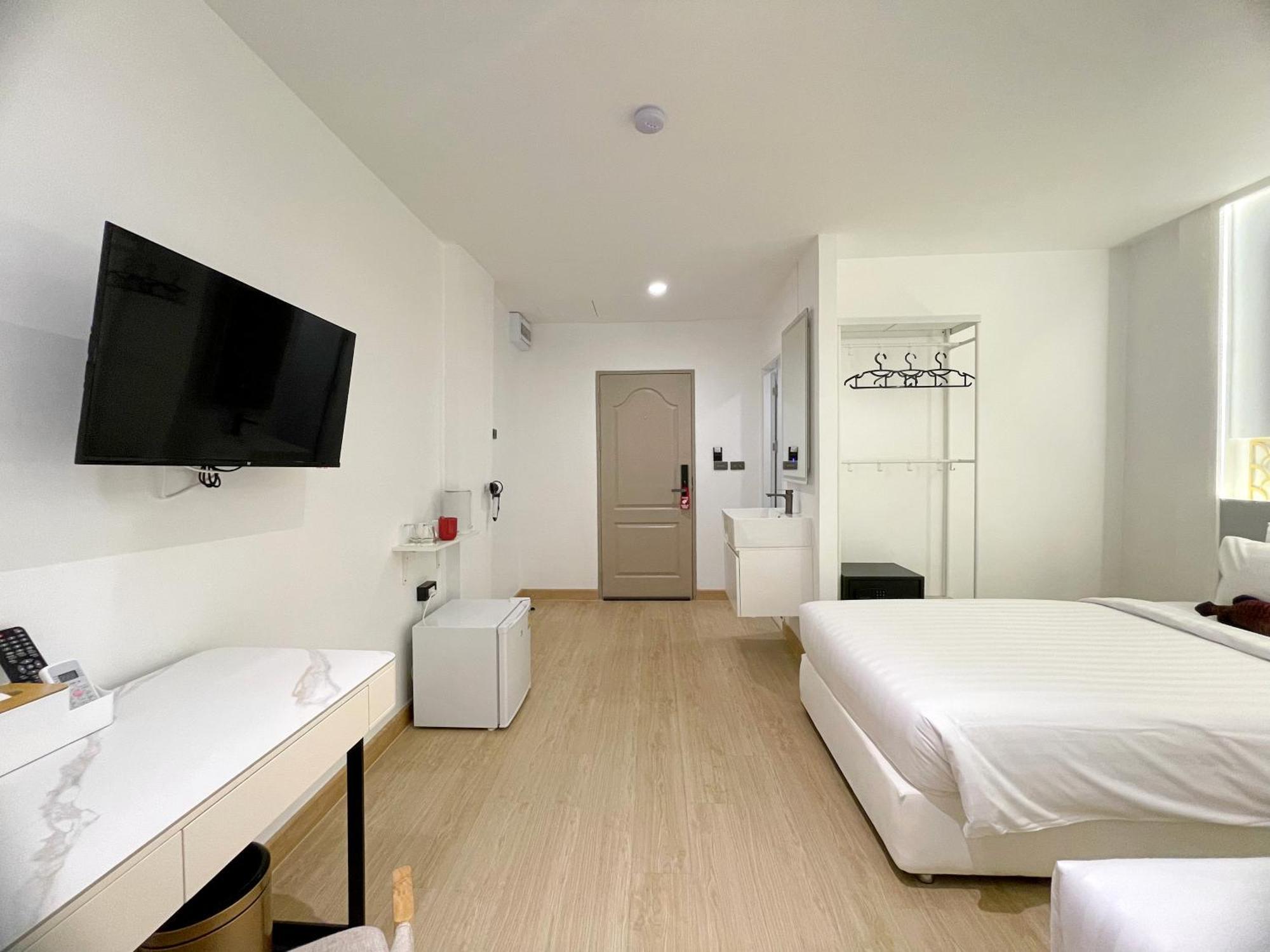 Апарт отель Arawana Express Sukhumvit 22 Бангкок Экстерьер фото