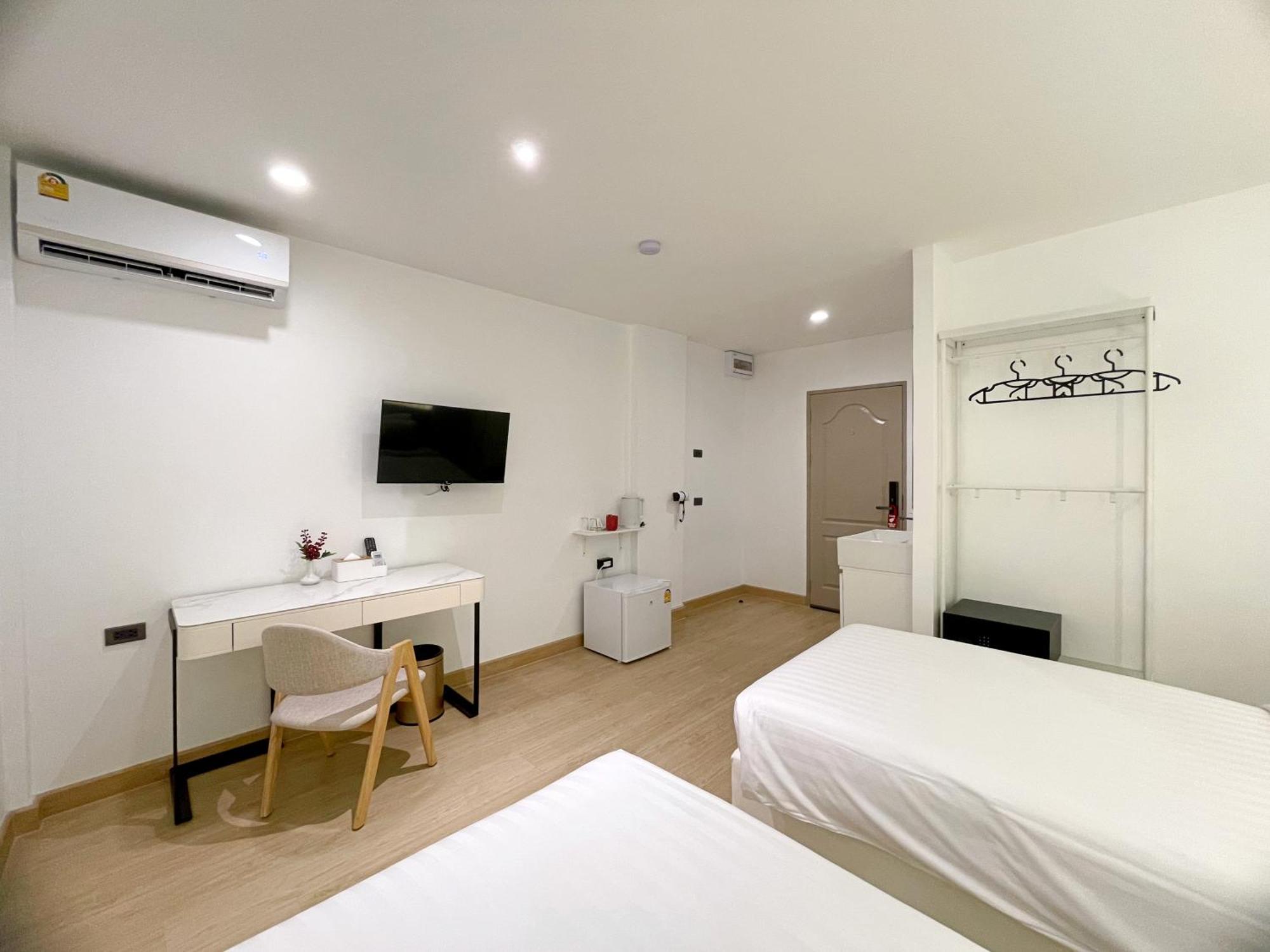 Апарт отель Arawana Express Sukhumvit 22 Бангкок Экстерьер фото