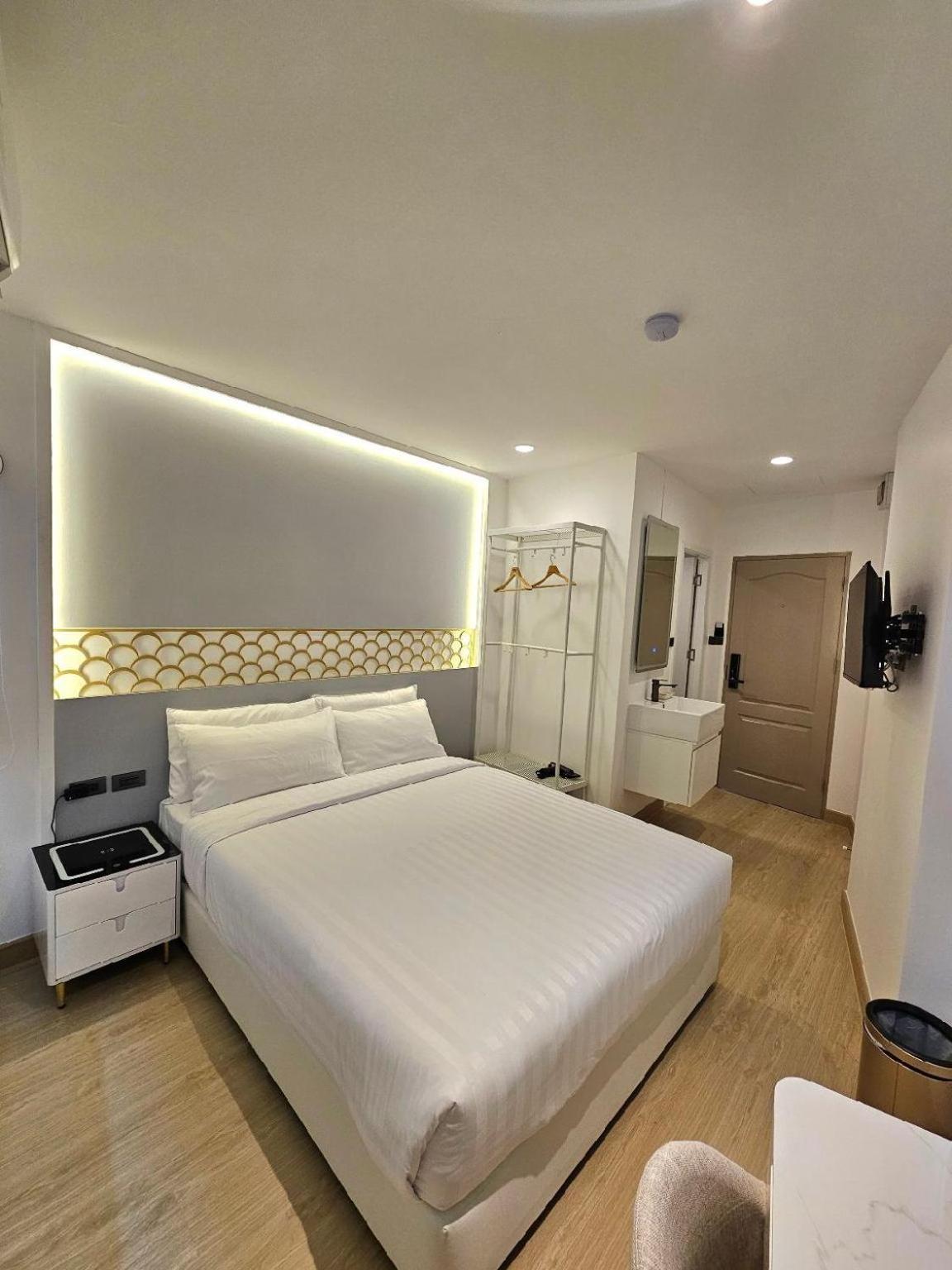 Апарт отель Arawana Express Sukhumvit 22 Бангкок Экстерьер фото