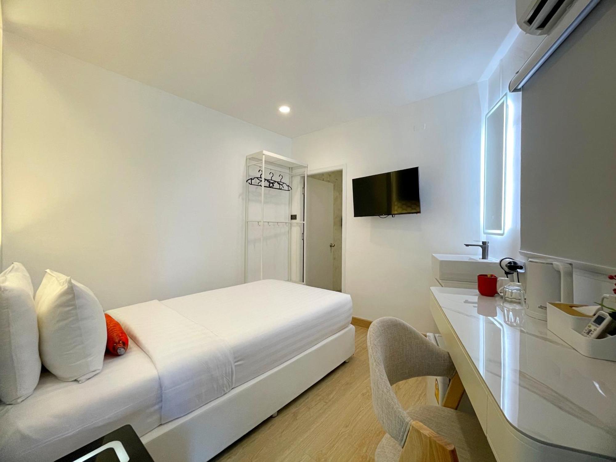Апарт отель Arawana Express Sukhumvit 22 Бангкок Экстерьер фото