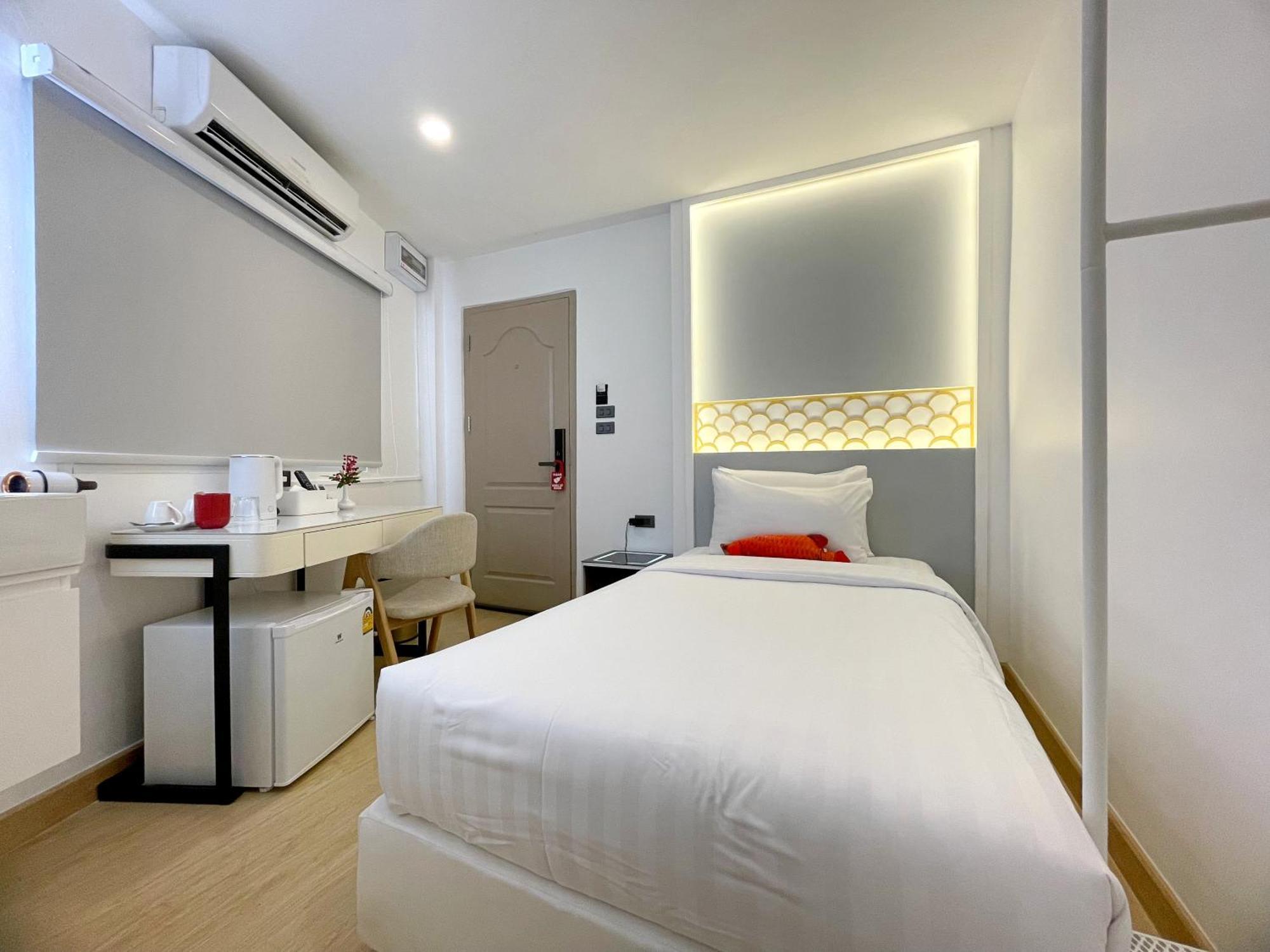 Апарт отель Arawana Express Sukhumvit 22 Бангкок Экстерьер фото